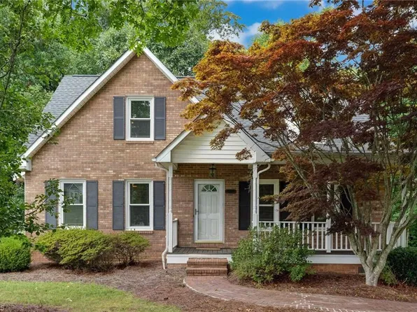 929 Kensal Green Dr, Kernersville, NC 27284
