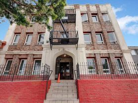 4418 W. Pico Blvd, studio  1.0 baths