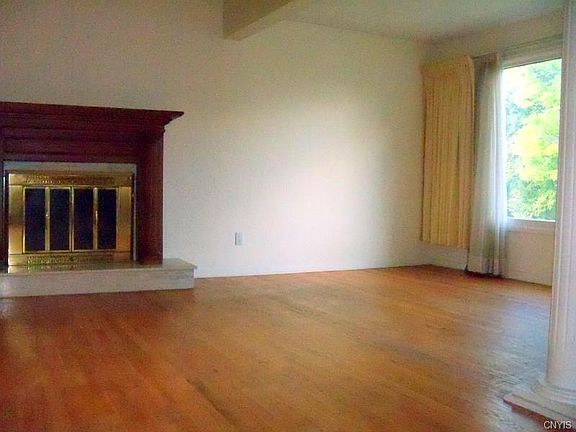 5th image of 105 Milford Ct