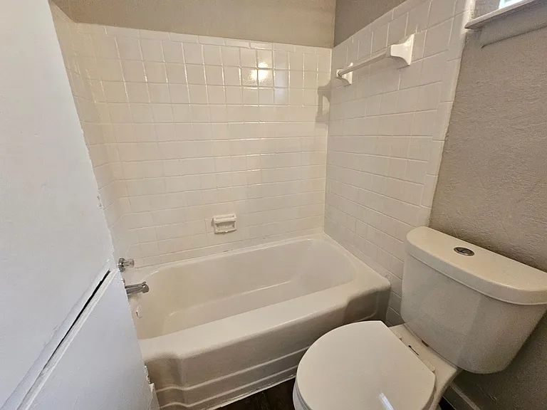 6403 Hollis Ave — Photo 9