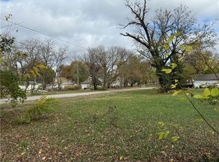 1002 S Forest Ave, Chanute, KS 66720