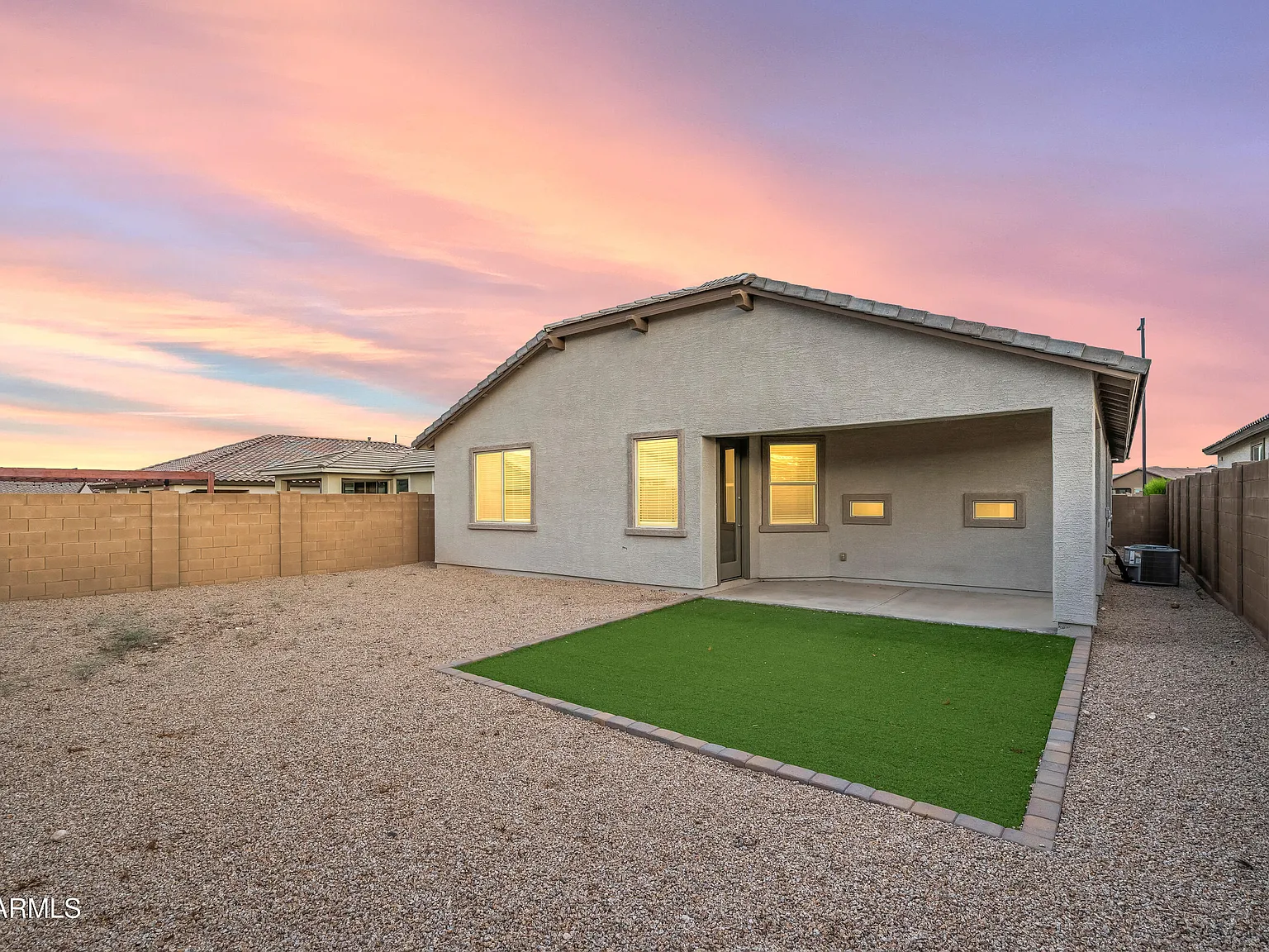 4 bed, 3.0 bath, 2027 sqft, $2,400 — Photo 4