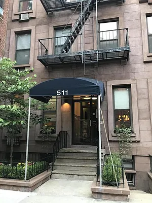 Sold by REMAX Elite | media 11