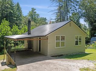 62 E Lester Ln, Penrose, NC 28766