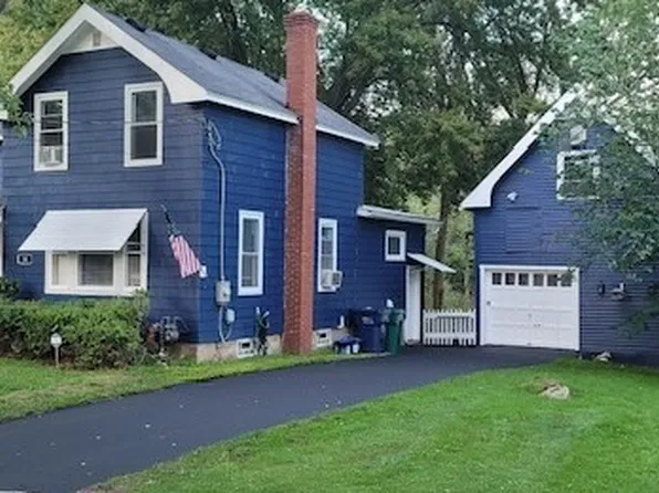 30 Carlton St, Sodus, NY 14551