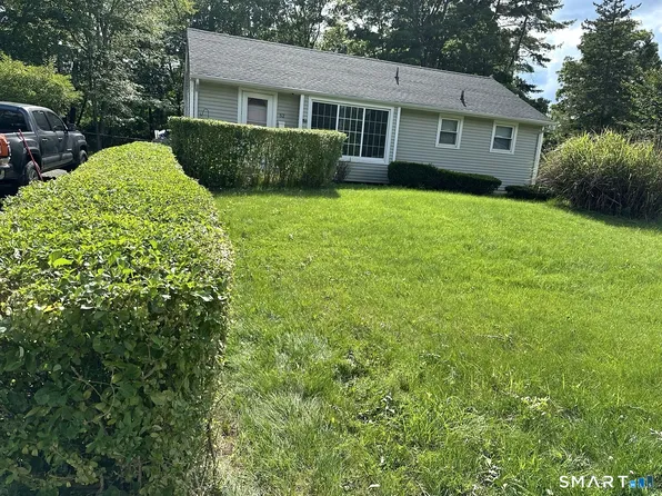 52 Ellsworth Drive, Bloomfield, CT 06002