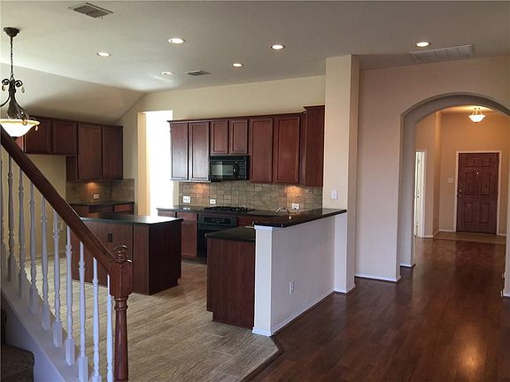 3rd image of 1094 Resaca Dr