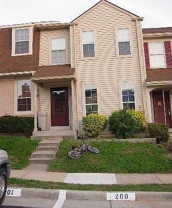 1st image of 6905 Hovingham Ct