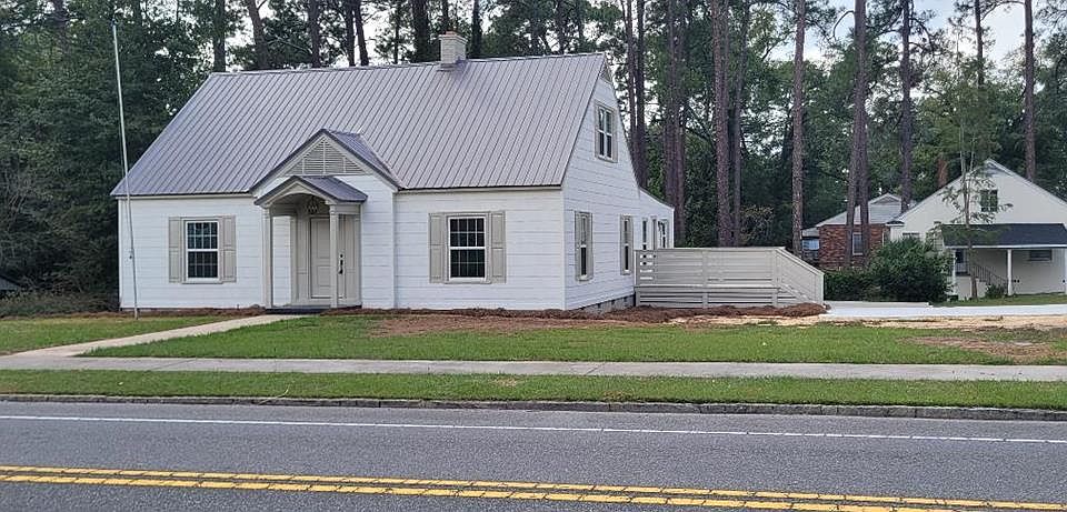 1st image of 709 Gaskin Ave N