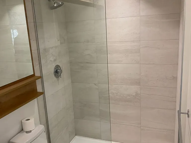 2493 Montrose Ave #410 — Photo 9