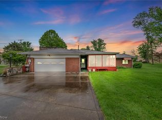 10 Waterfall Dr, Grafton, OH 44044