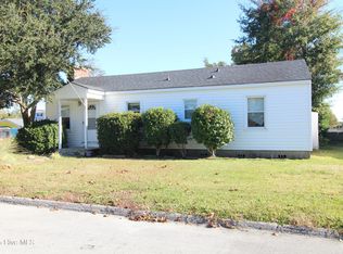 301 S Chestnut Street, Swansboro, NC 28584