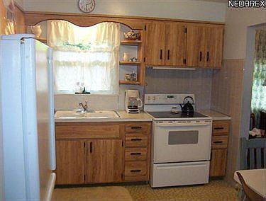 4th image of 2080 S Schenley Ave