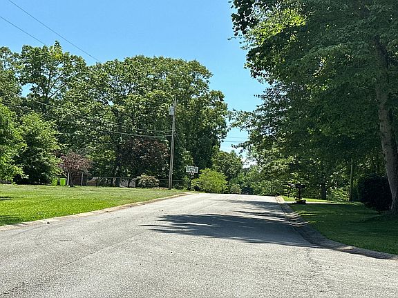 5th image of 3202 Connie Way