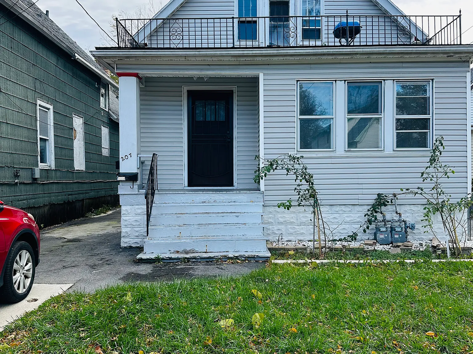 3 bed, 800 sqft, $900 — Photo 1