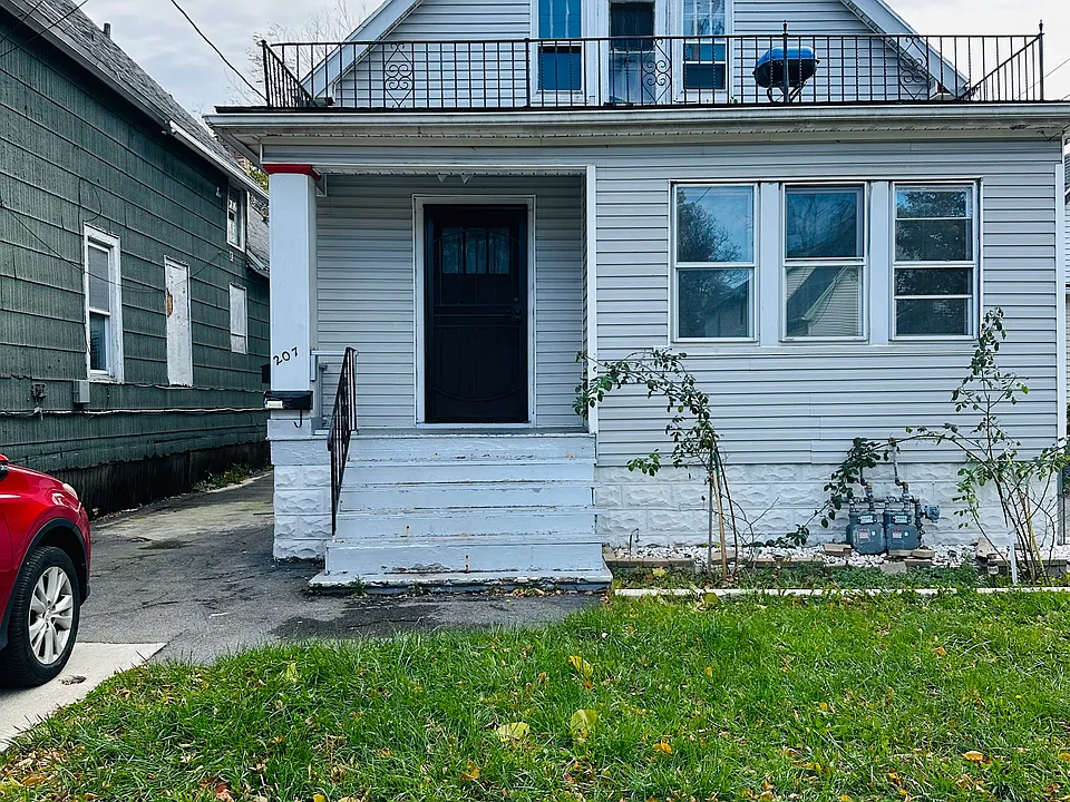 207 French St #2