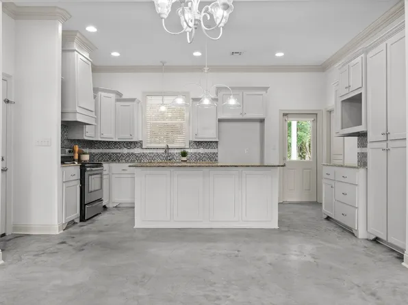1042 Timber Trails Rd, Breaux Bridge, LA 70517