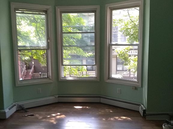 2nd image of 3206 6th Ave #2