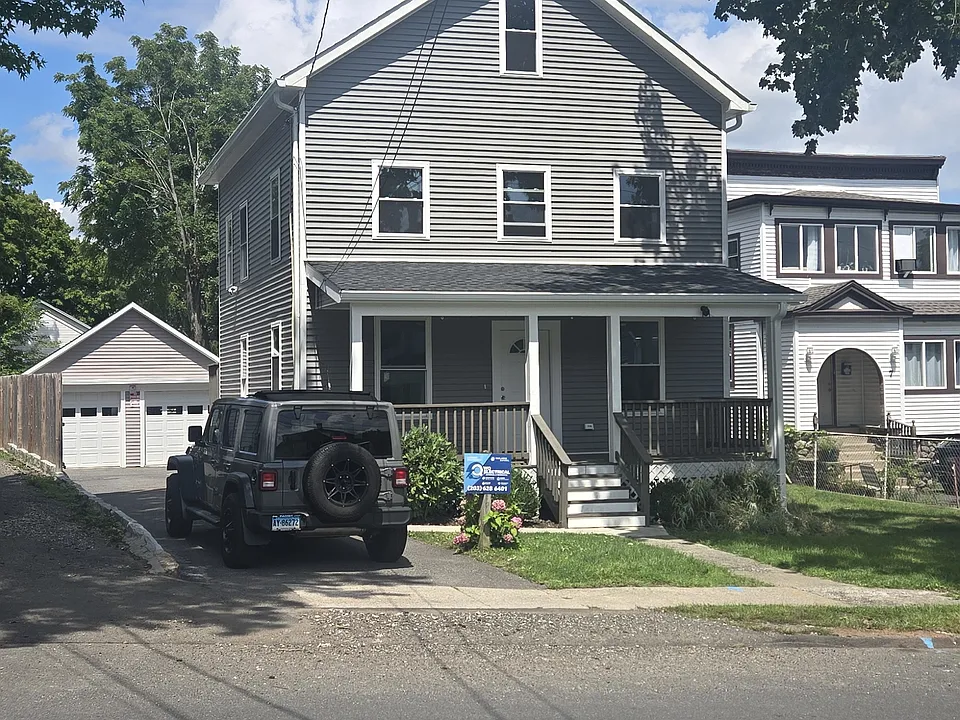 9 Hoyt St #1