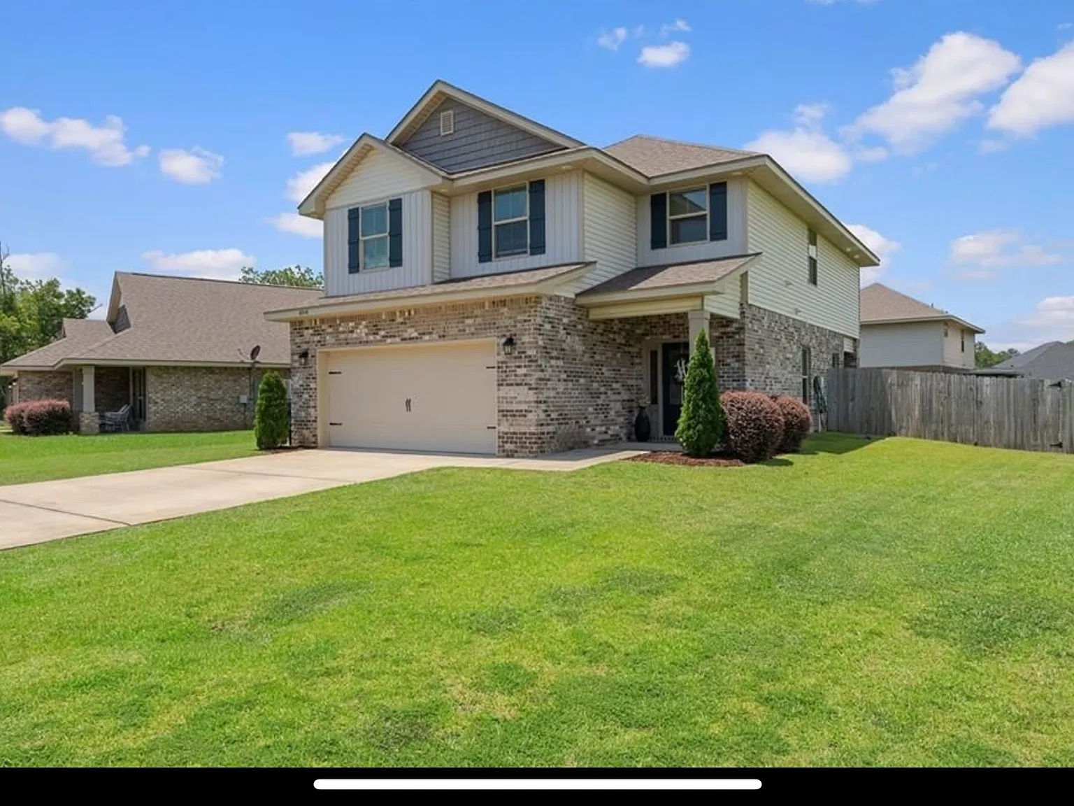 4 bed, 2276 sqft, $2,900 — Photo 3