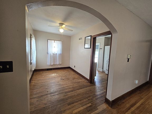 4th image of 1711 Junction Ave