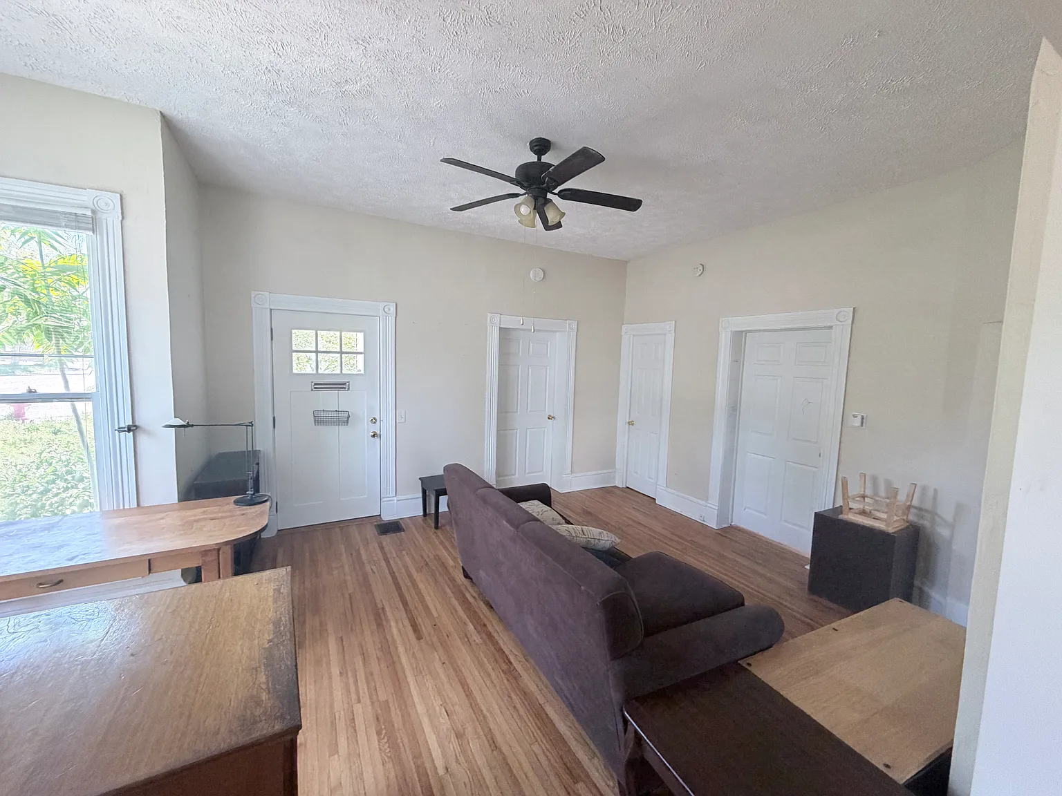 2440 Lynn St — Photo 3