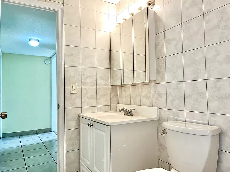 3501 SW 3rd St #1 — Photo 16