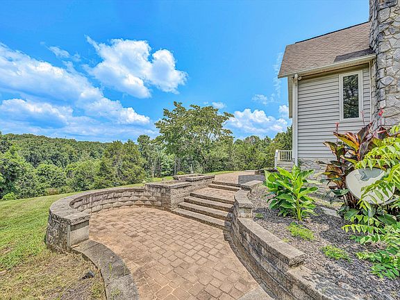 3rd image of 501 Saddlewood Dr