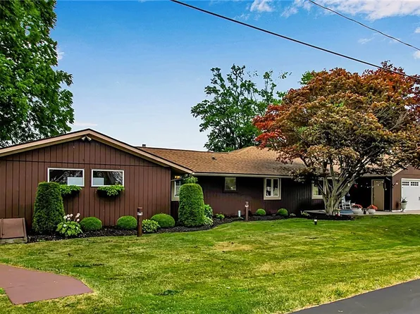 5493 Ward Hts, Burt, NY 14028