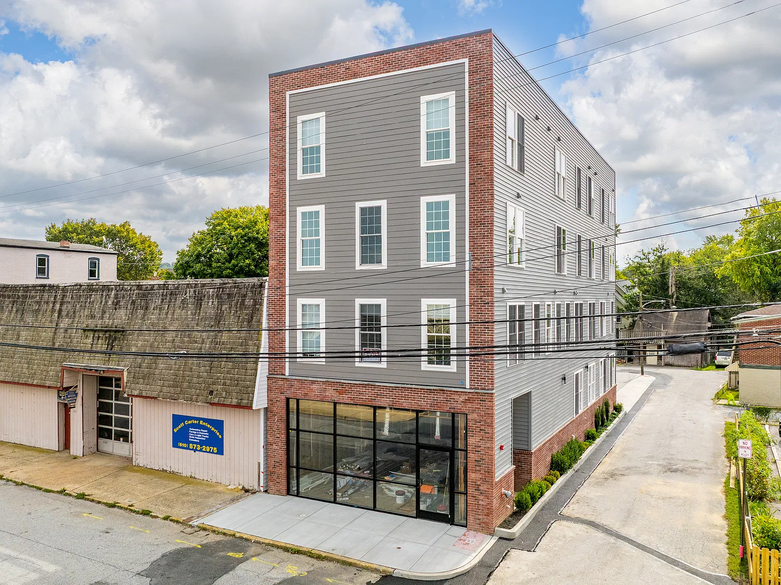 1 bed, 820 sqft, $2,000 — Photo 1
