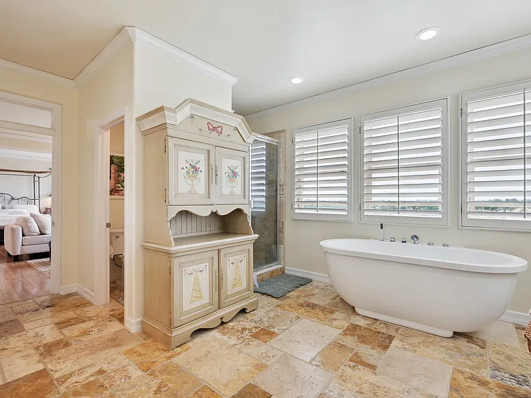 1417 High Bluff Dr — Photo 43