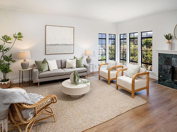 5th image of 11 Fairway Pl