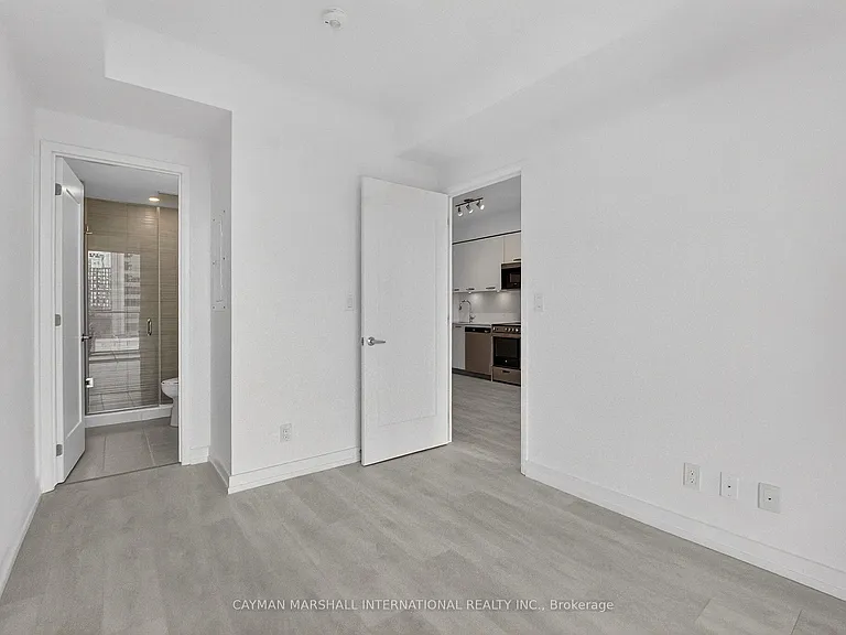 75 James St S #804 — Photo 6