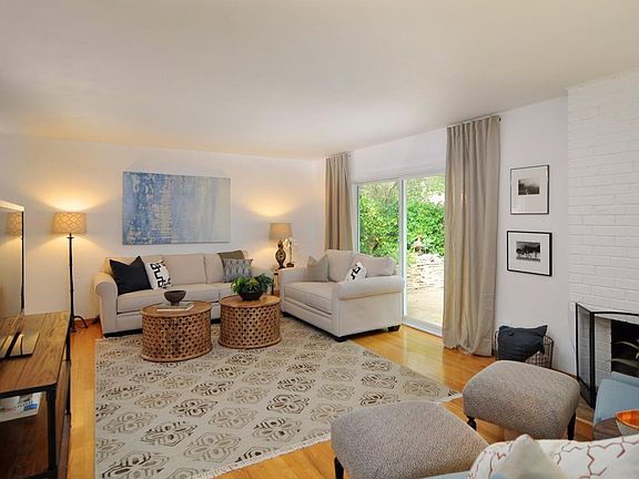 4th image of 165 Ivy Hill Way