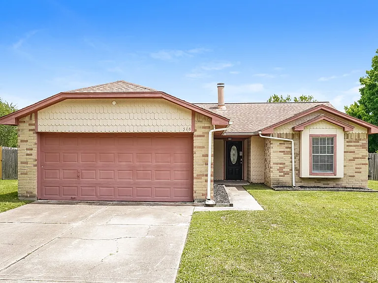 518 Magnolia Bnd — Photo 1