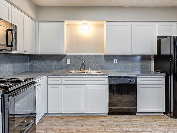 4th image of 5817 Edmond Ave #59-252