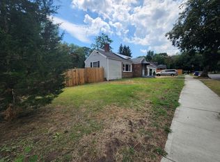 135 Roger White Dr, New Haven, CT 06511