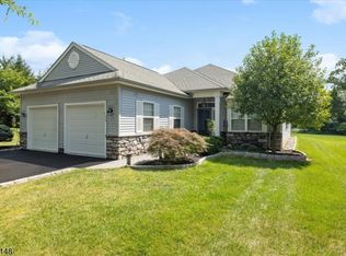 108 Renaissance Blvd, Somerset, NJ 08873