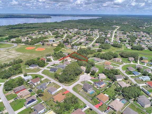 4th image of 1909 Lakeview Ln