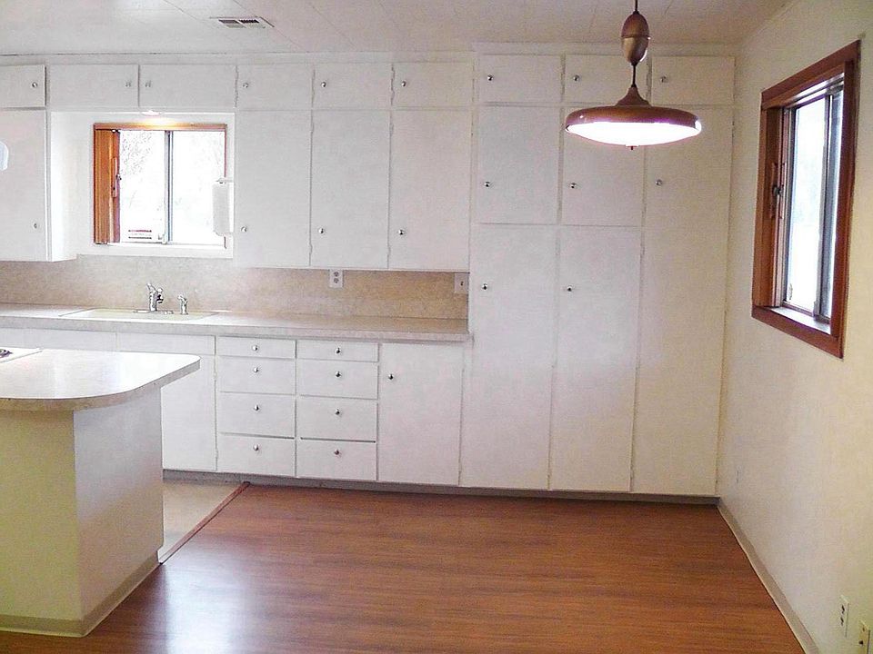 Wall to Wall Kitchen Cabinets
