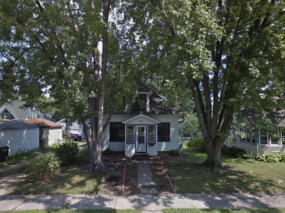 1st image of 826 Clayland St