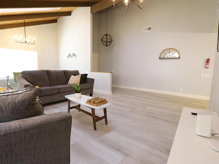 25225 York Cir — Photo 8