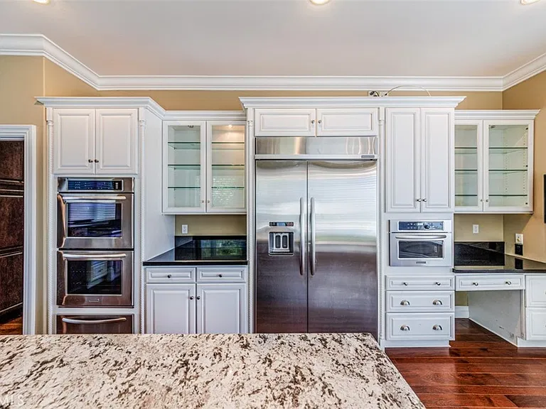 9772 Crestview Cir — Photo 10