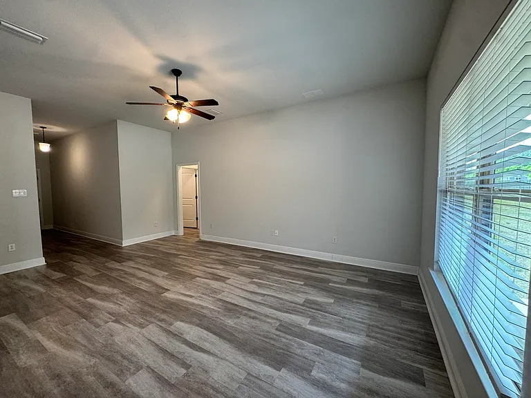 5723 Maggie Rose Cir — Photo 4