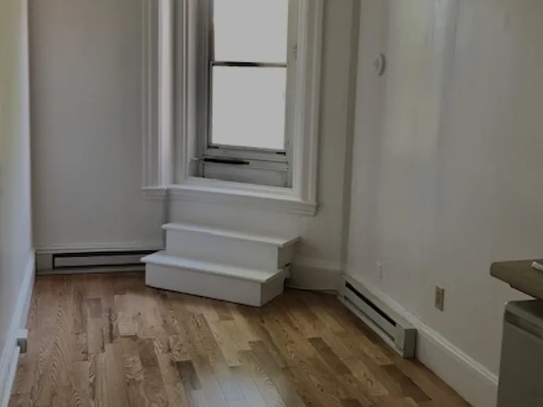 Beacon St — Photo 3