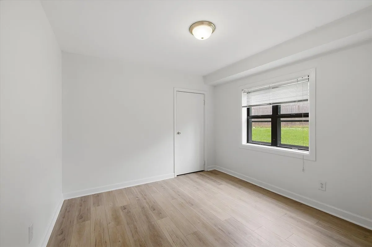 2 bed, 700 sqft, $1,175 — Photo 2