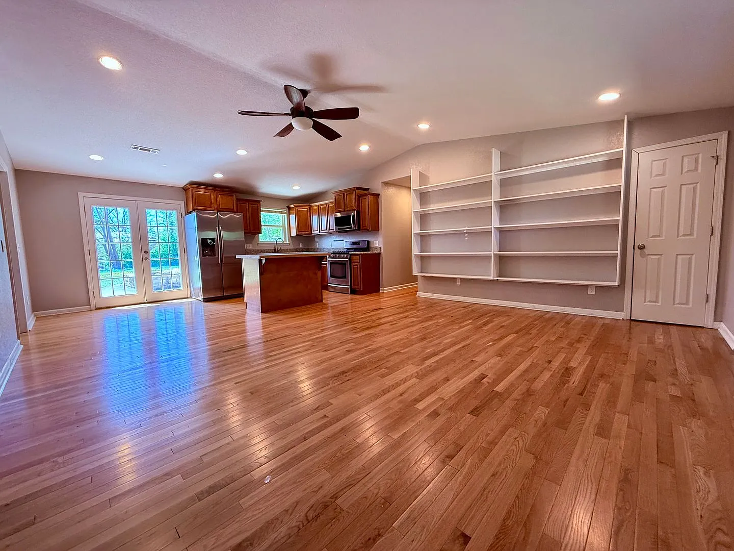 108 SE 13th Street — Photo 3