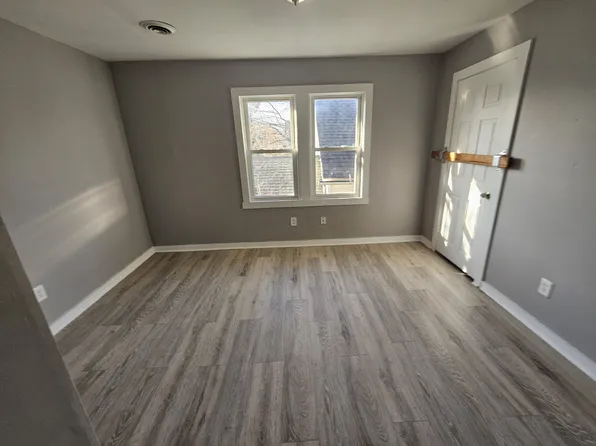 403-405 E 152nd St, Cleveland, OH