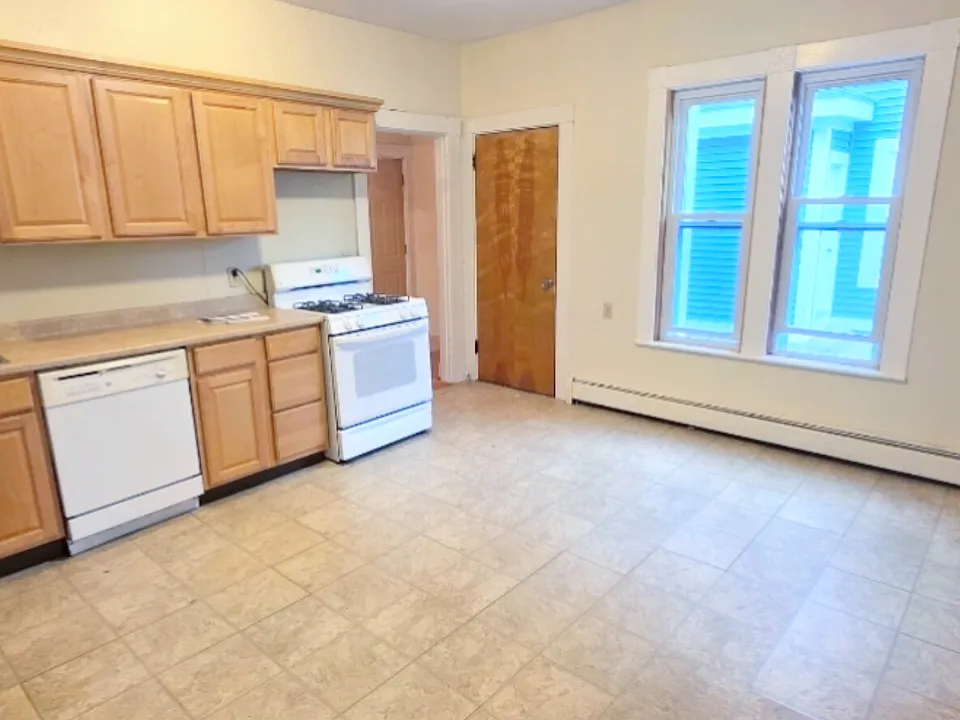 192 Adams St #1