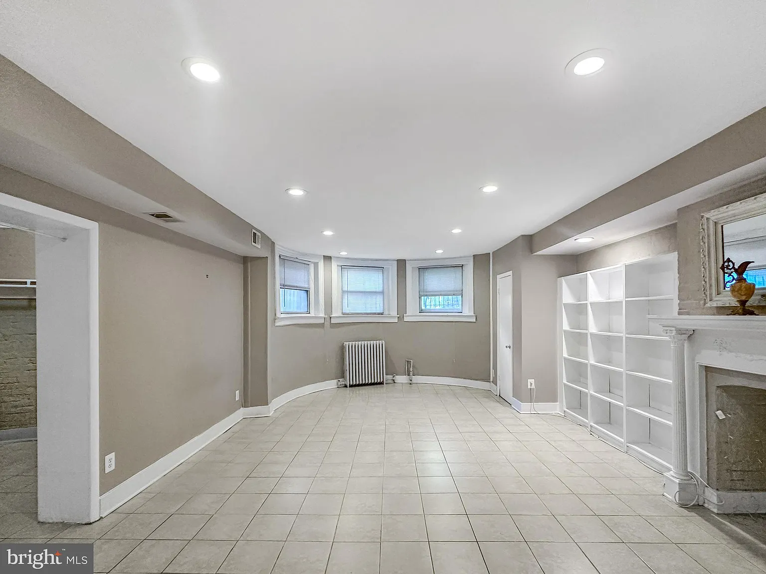 1 bed, 1000 sqft, $2,995 — Photo 3